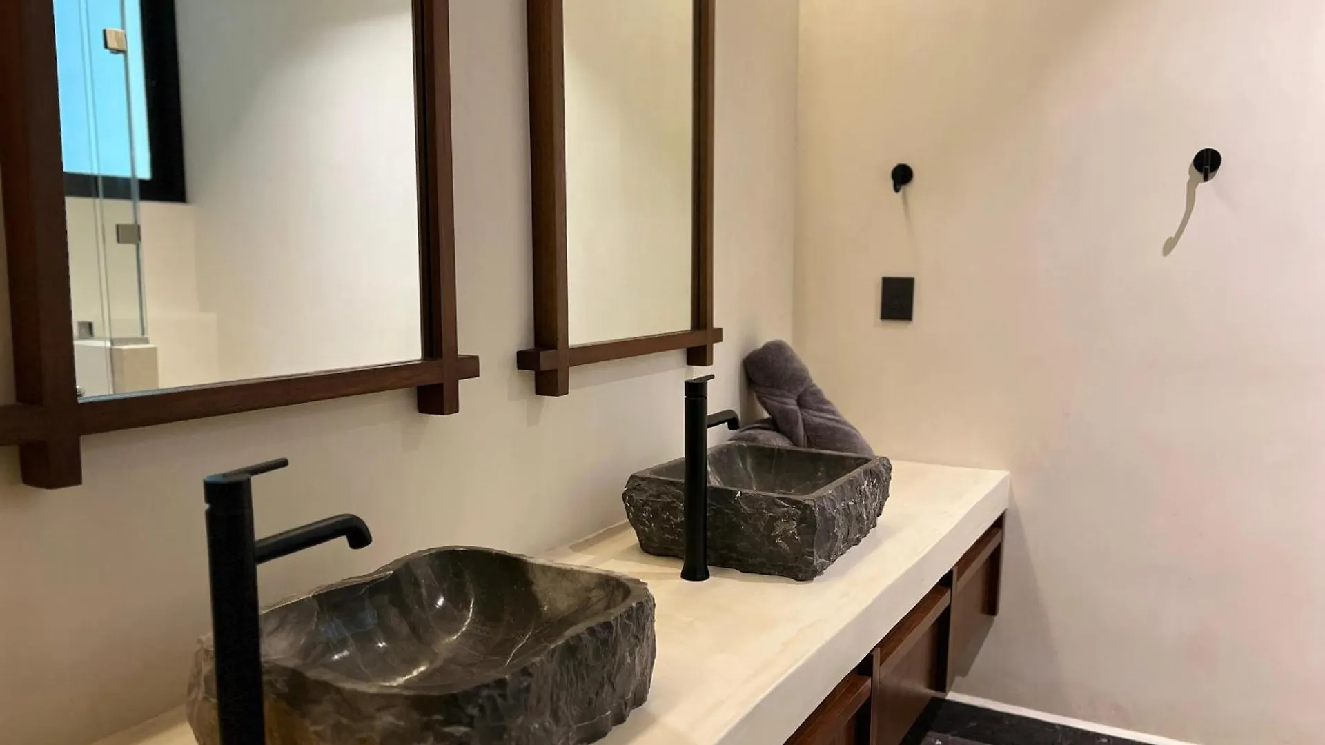 Lovely 2Bedroom Apartment Serviced + Pool & Garden 툴룸 0*,  멕시코