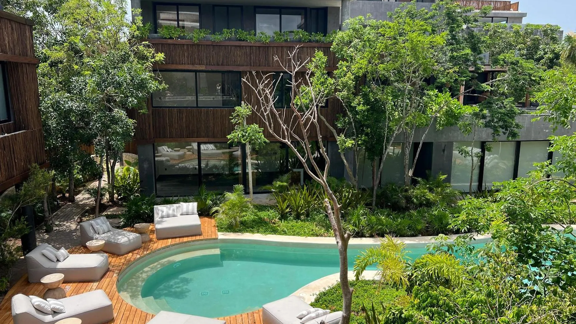 Lovely 2Bedroom Apartment Serviced + Pool & Garden 툴룸