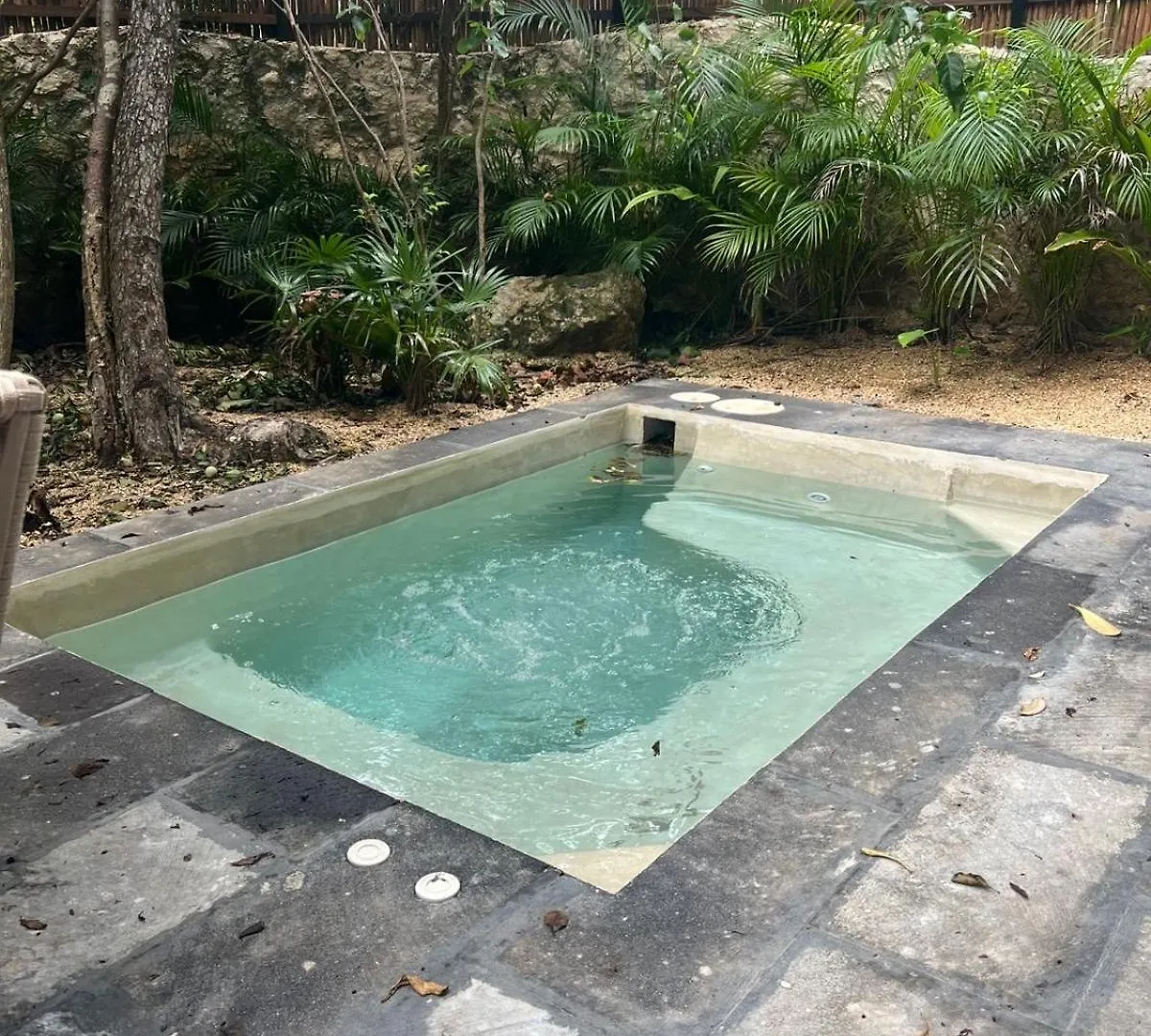 Lovely 2Bedroom Apartment Serviced + Pool & Garden 툴룸