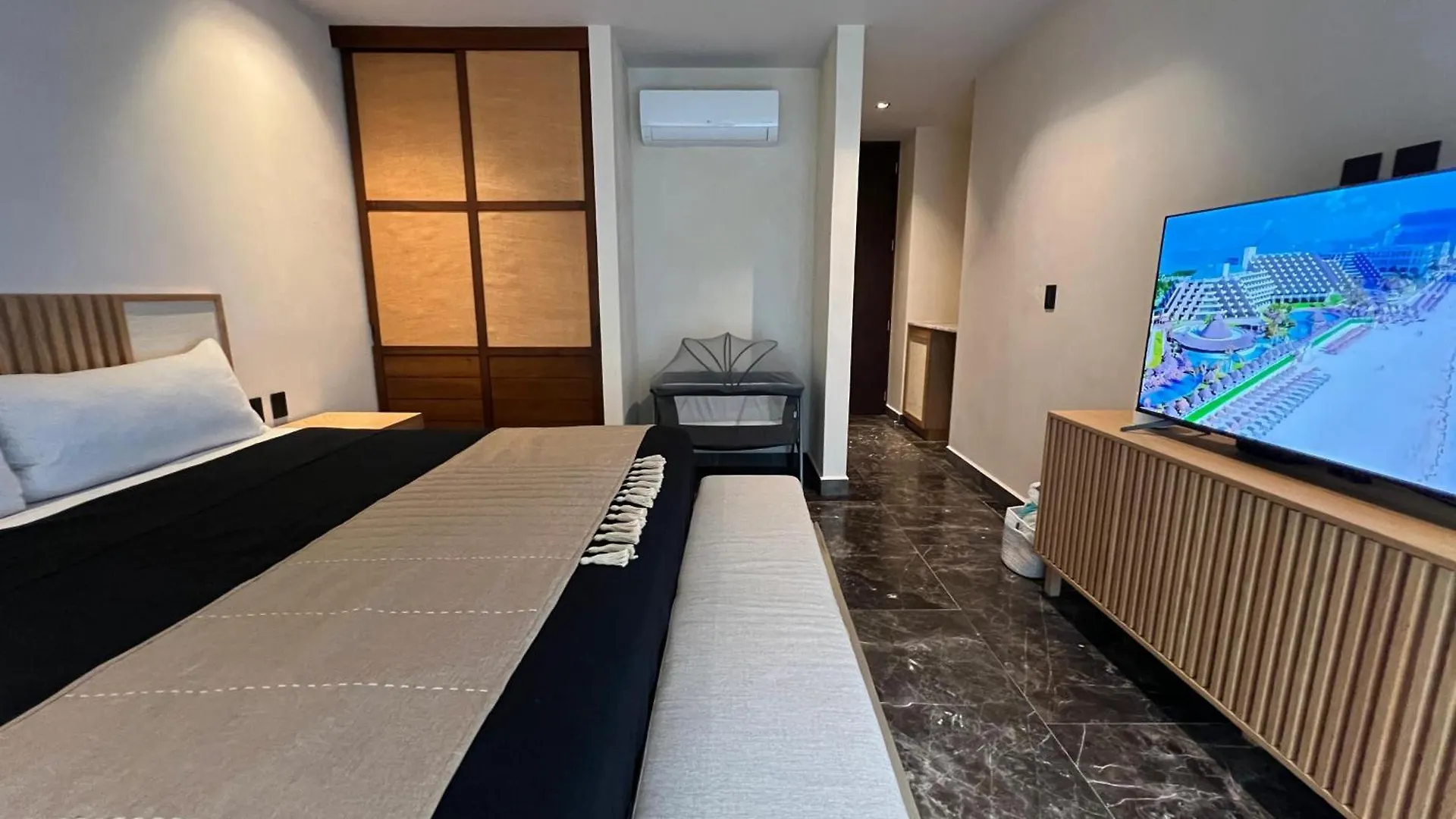 Lovely 2Bedroom Apartment Serviced + Pool & Garden 툴룸