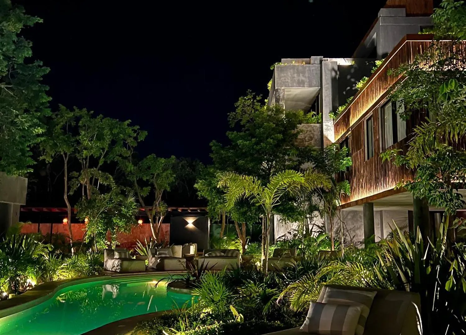 Lovely 2Bedroom Apartment Serviced + Pool & Garden トゥルム